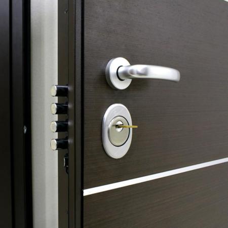 armed_door_new.jpg_1